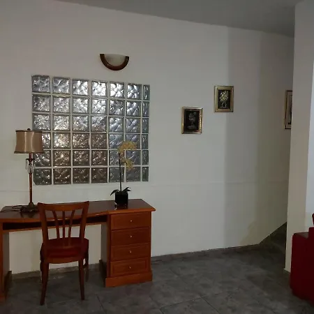 Casa Mari Carmen 阿德耶